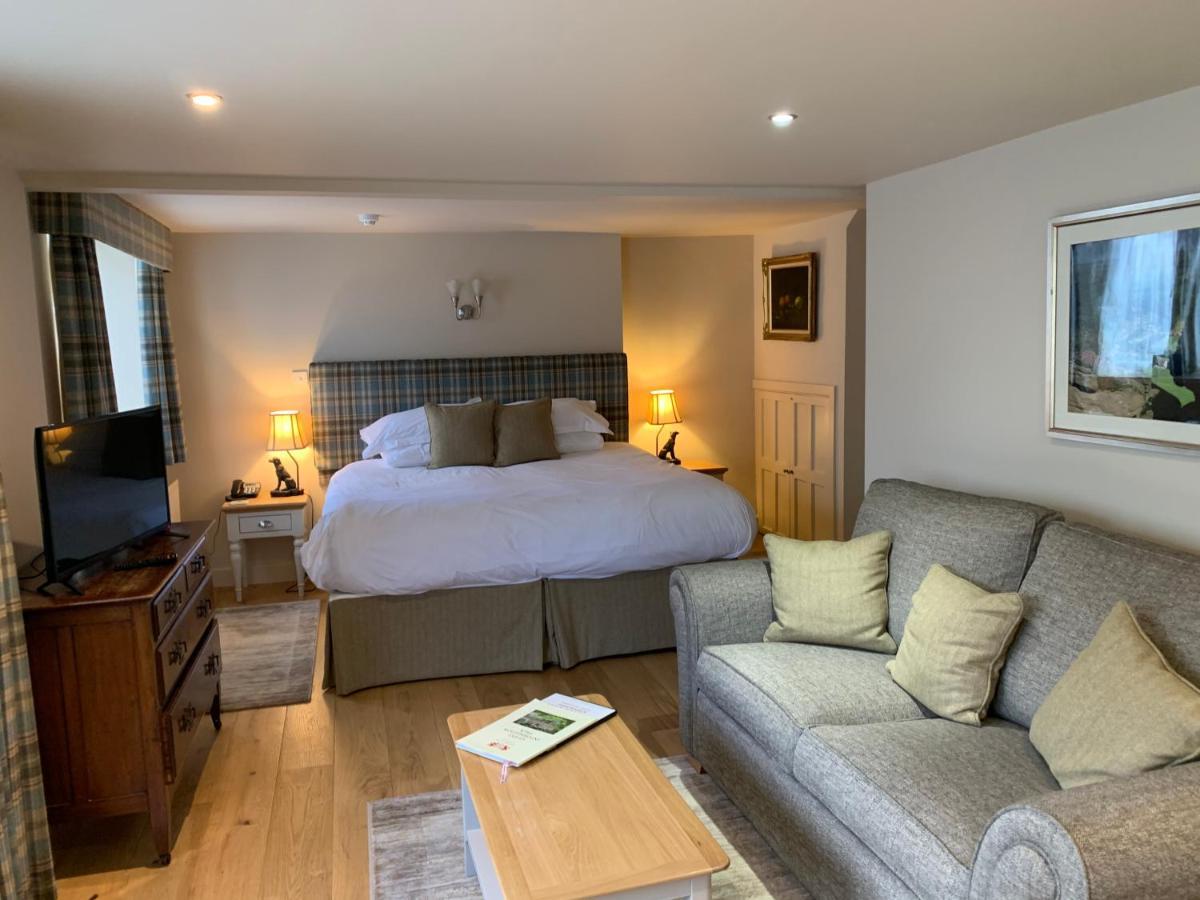 The Red Lion & Manor House 호텔 번셀 외부 사진