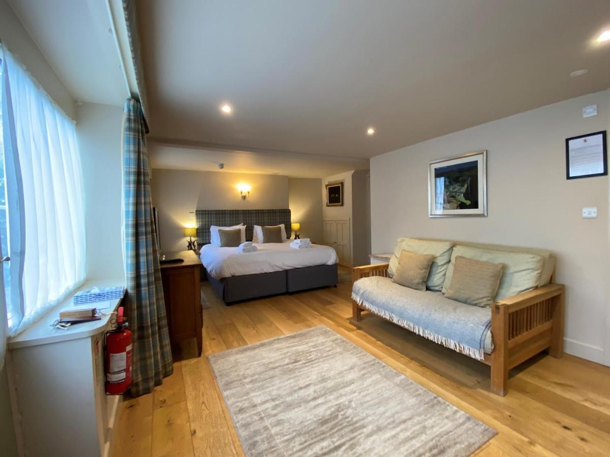 The Red Lion & Manor House 호텔 번셀 외부 사진