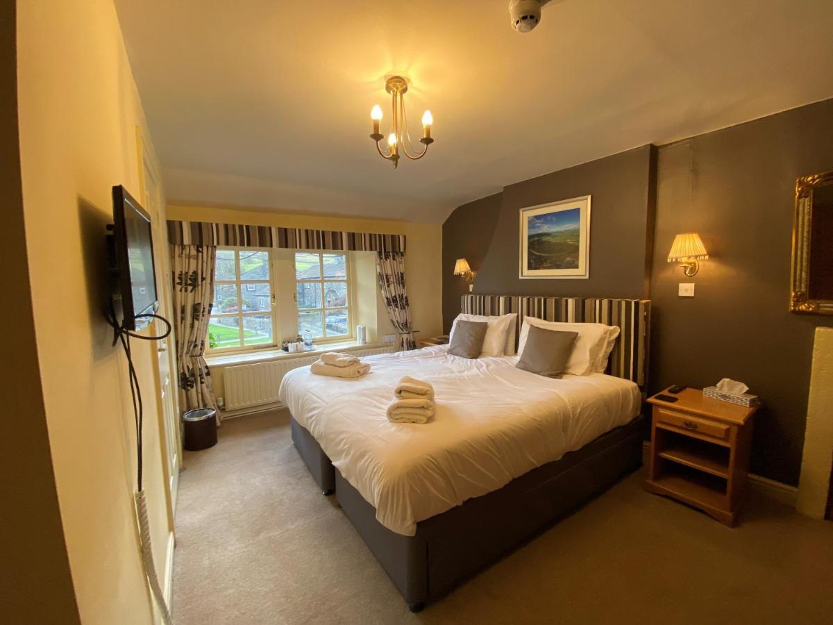 The Red Lion & Manor House 호텔 번셀 외부 사진