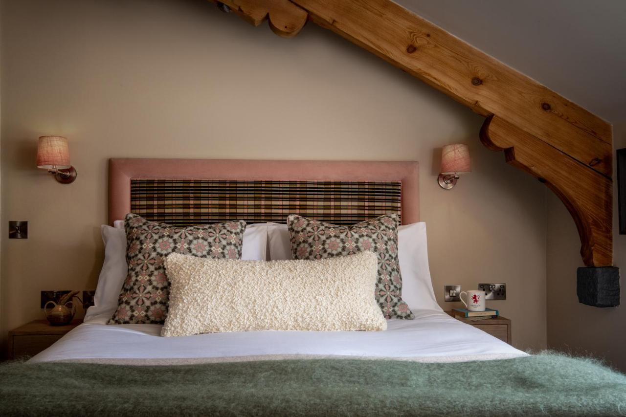 The Red Lion & Manor House 호텔 번셀 외부 사진