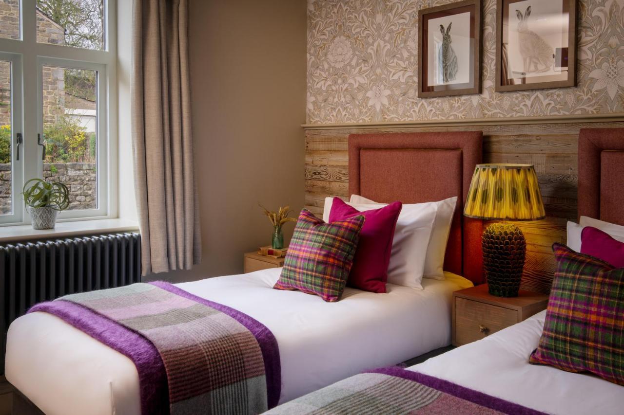The Red Lion & Manor House 호텔 번셀 외부 사진