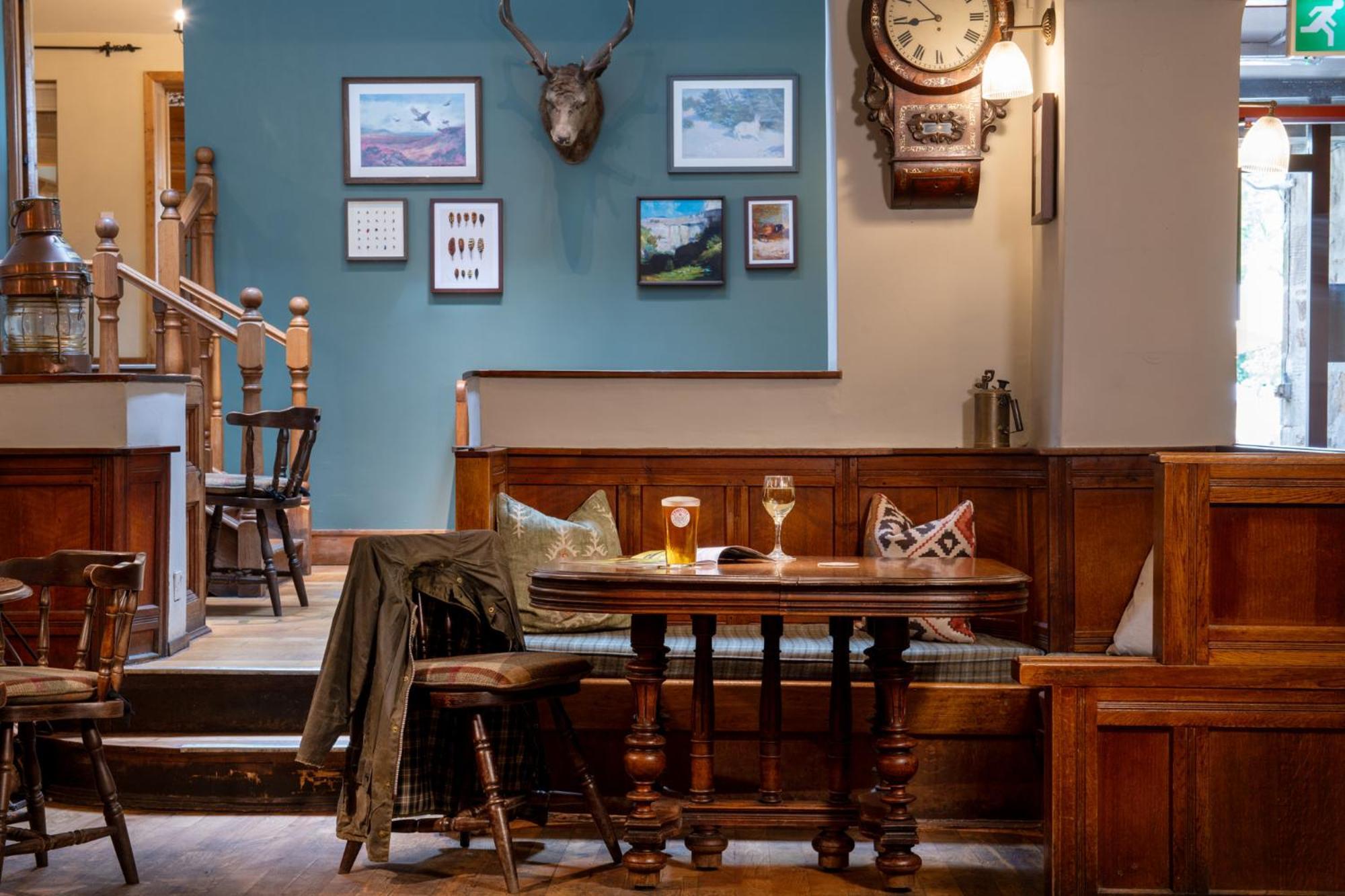 The Red Lion & Manor House 호텔 번셀 외부 사진